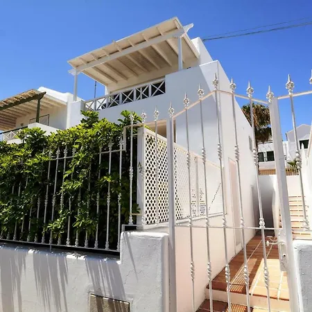 Holiday Flat Puerto Del Carmen - Ace021016-ayb Daire